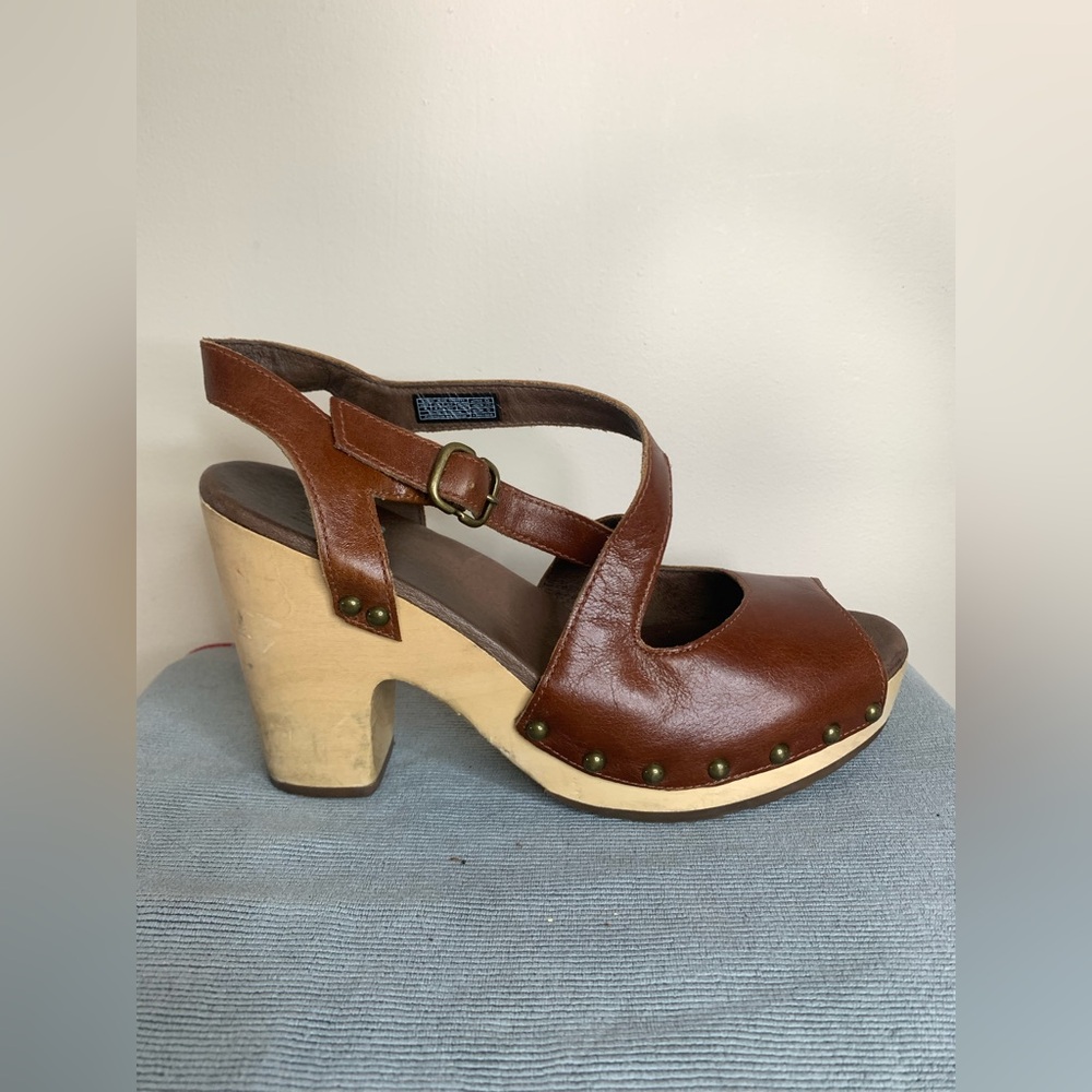 Ugg Peep Toe Heels 8